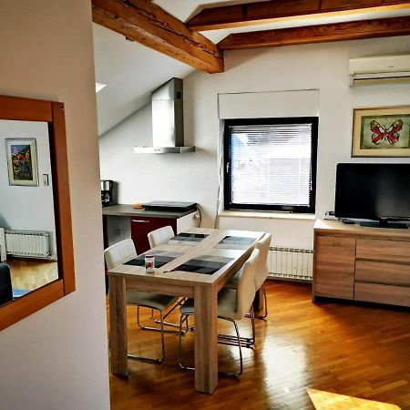 Ela'S Apartment Komenda Екстериор снимка