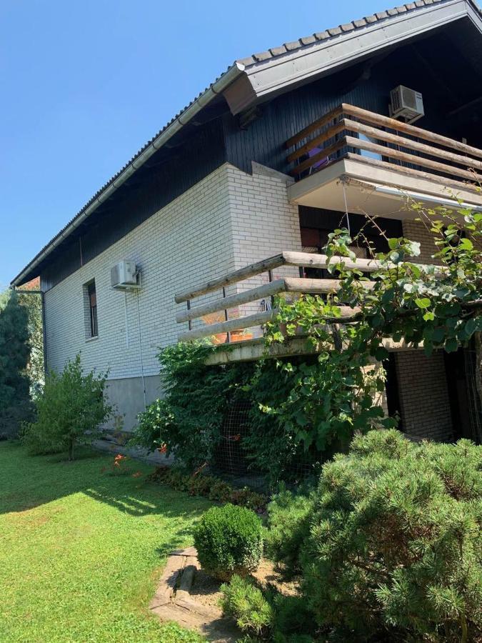 Ela'S Apartment Komenda Екстериор снимка