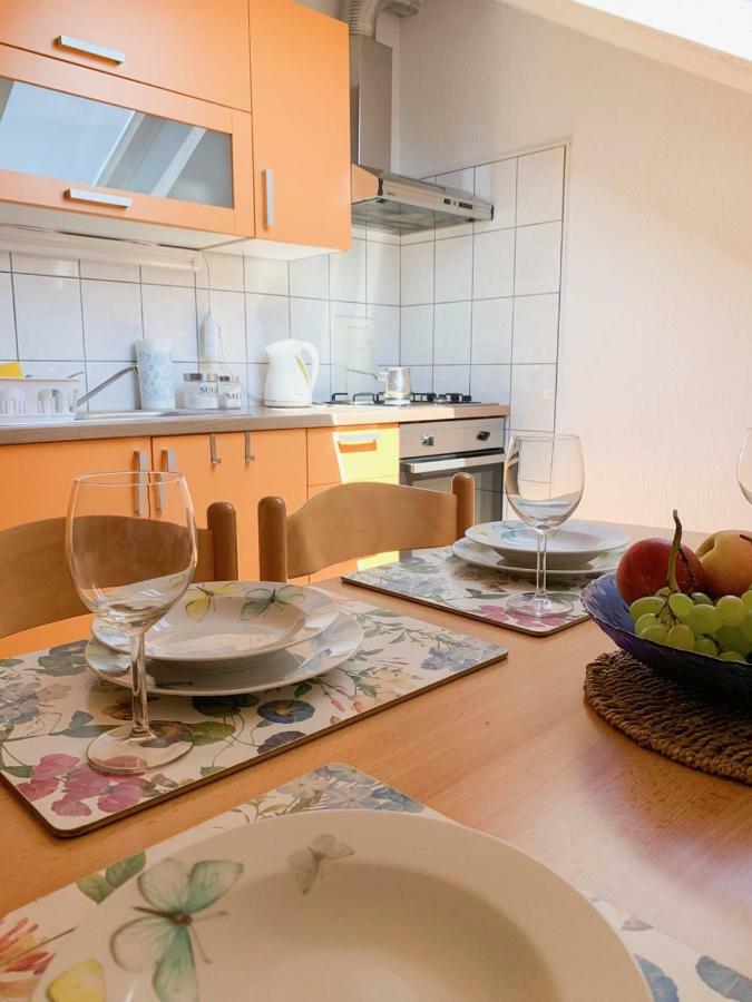 Ela'S Apartment Komenda Екстериор снимка